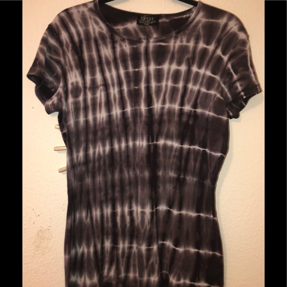 ⚡️⚡️Tryst T-shirt⚡️⚡️
